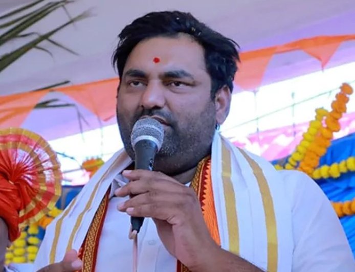 రాష్ట్రంలో మళ్లీ సారా దుకాణాలు తెరవాలి