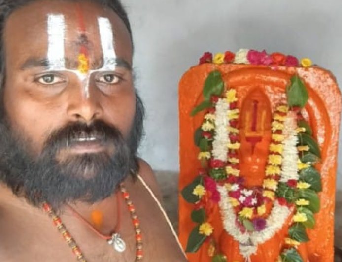 వెల్దేవి చౌళ్ళగూడెంలో హనుమాన్ అష్టోత్తర తమలపాకు పూజా కార్యక్రమం    