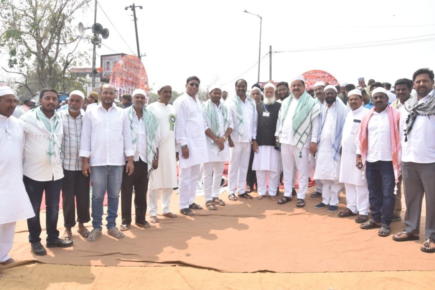 ముస్లిం సోదరులకు రంజాన్ పండుగ శుభాకాంక్షలు తెలిపిన మల్ రెడ్డి రామ్ రెడ్డి, దర్పల్లి రాజశేఖర్ రెడ్డి