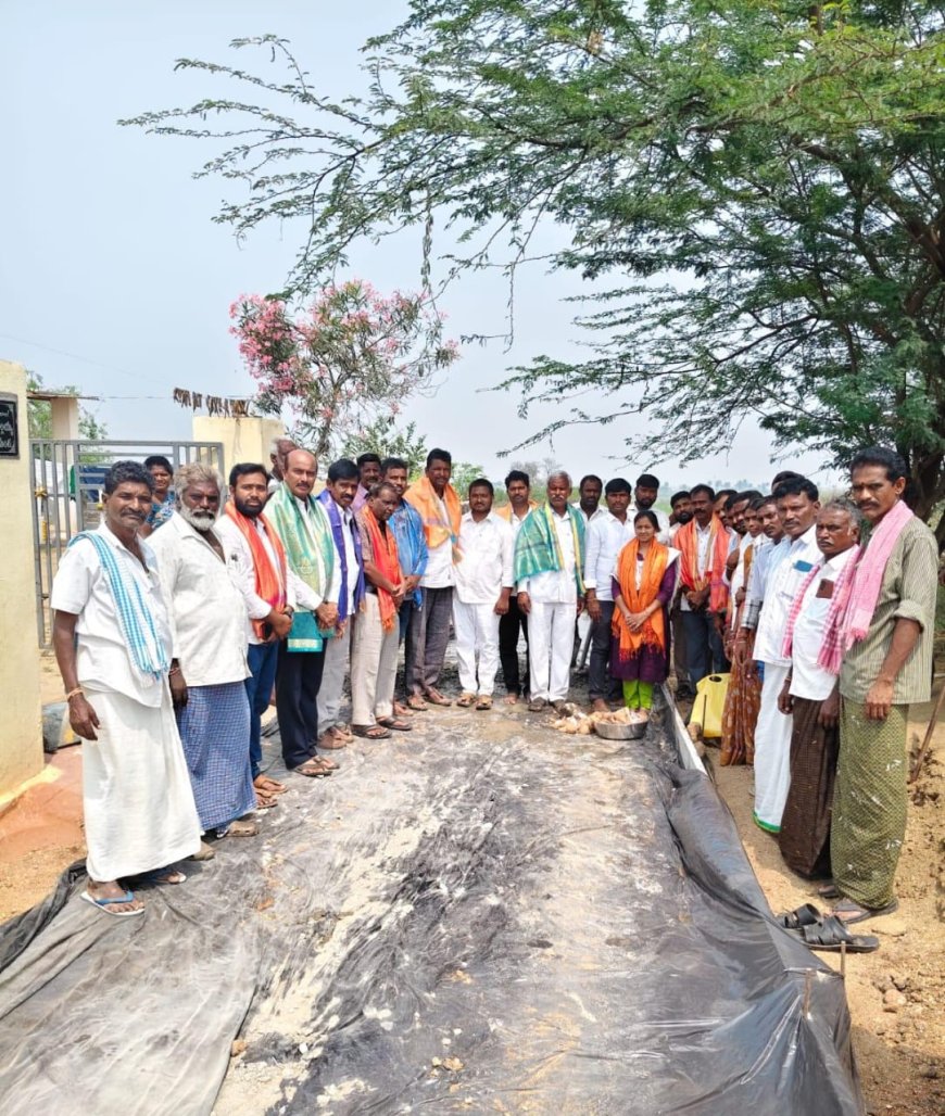 గురజాల గ్రామంలో నూతన సిసి రోడ్లు నిర్మాణం..సర్పంచ్ ఎర్ర రోజా సుధాకర్