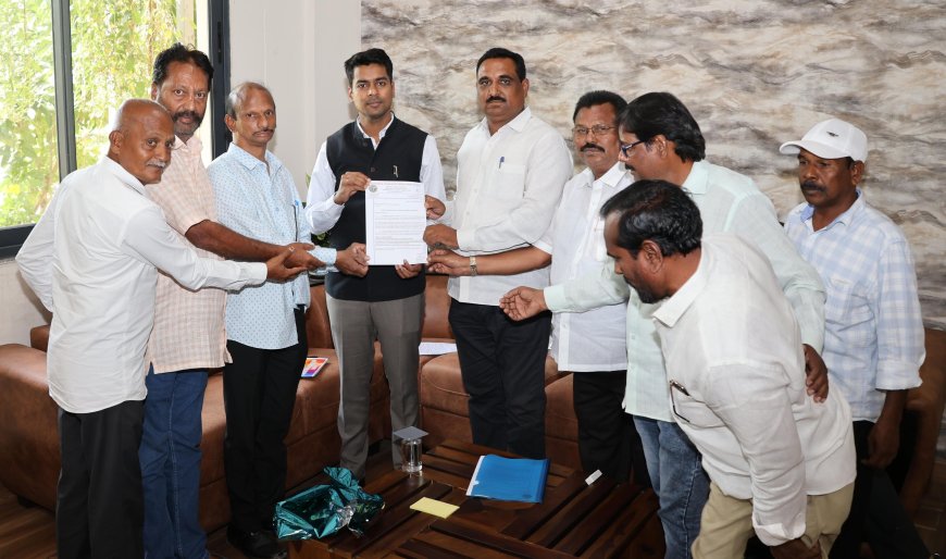 జర్నలిస్టుల సమస్యలు, అకిటేషన్స్ విషయంలో జిల్లా కలెక్టర్ అనుదీప్ దూరిసెట్టి వినతి పత్రం