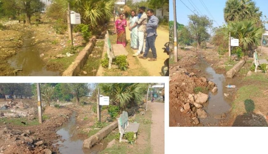 మురుగునీటి కాలువ పక్కనే మంచినీరు బోరు