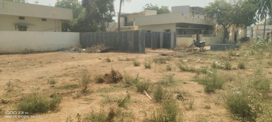 ప్రభుత్వ భూమి ని పరిరక్షించి, పేద ప్రజల ఇండ్లు నిర్మించండి