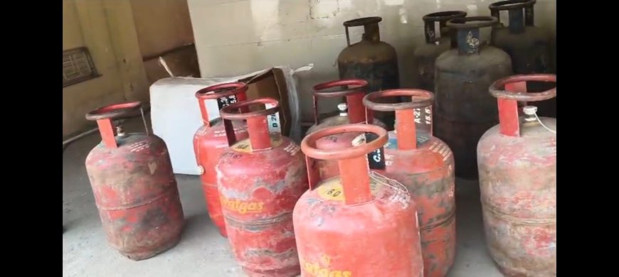 అక్రమంగా నిల్వచేసిన 41 గ్యాస్ సిలిండర్లు సీజ్ చేసిన సూర్యపేట పోలీస్. 