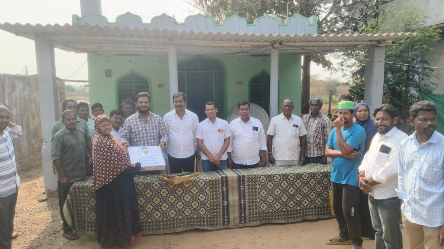 అడిగిన వెంటనే స్పందించి మసీద్ కు కాంపౌండ్ వాల్ శాన్షన్ చేసిన మంత్రి సీతక్క కి ధన్యవాదములు తెలిపిన గ్రామ ప్రజలు