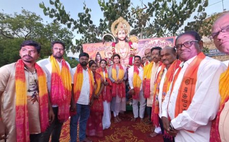 హనుమాన్ శోభయాత్రలో డీకే సిగ్నదా రెడ్డి.