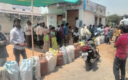 మానవపాడు ఇండియన్ గ్యాస్వద్ద బారులు