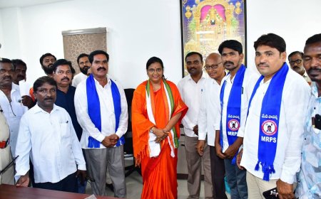 ఎన్నికల్లో ఎస్సీలకు ఇచ్చిన హామీలను అమలు చేయాలి
