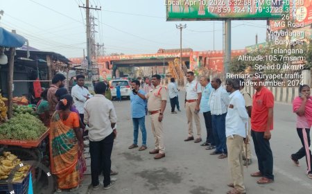 రోడ్ల ఆక్రమణలు తొలగించడం వాహనదారులకు పాదాచార్యులకు సౌకర్యం కల్పించడం