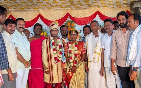 నూతన వధూవరులను ఆశీర్వదించిన