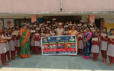 విద్యార్థులకు రోడ్డు భద్రత అవగాహన సదస్సు..యస్ఐ వెంకట్ రెడ్డి 