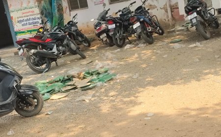 అంబేద్కర్ జయంతి భోజన ఏర్పాట్లలో నిర్లక్ష్యం – ఎంపీడీవో కార్యాలయంలో మిగిలిన ఇస్తరాకులు