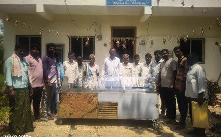 గ్రామపంచాయతీకి ఫ్రీజర్  బాక్స్ అందించిన క్రీడాకారులు