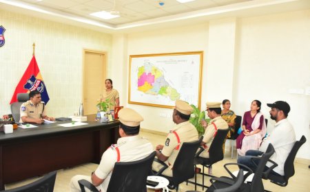 జిల్లా నలుమూలల నుండి  విచ్చేసి, నేరుగా  ఎస్పీకి సమస్యలు తెలియజేసిన  ఫిర్యాదుదారులు.