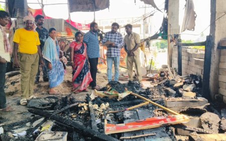 షార్ట్ సర్క్యూట్ తో  ఇల్లు దగ్ధం