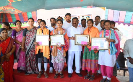 కస్తూర్బాగాంధీ విద్యార్థులకు ఎమ్మెల్యే ప్రశంస పత్రాలు