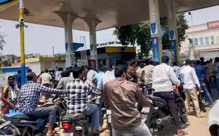ఏపీలో 3 పెట్రోల్‌ బంక్‌లు సీజ్‌