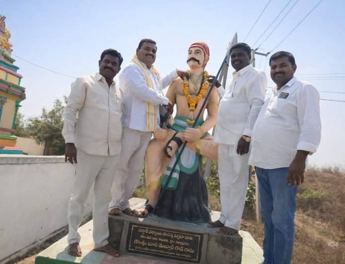 సర్దార్ సర్వాయి పాపన్న గౌడ్ చరిత్రను ప్రభుత్వాలు పాఠ్య పుస్తకాల్లో ముద్రించాలి