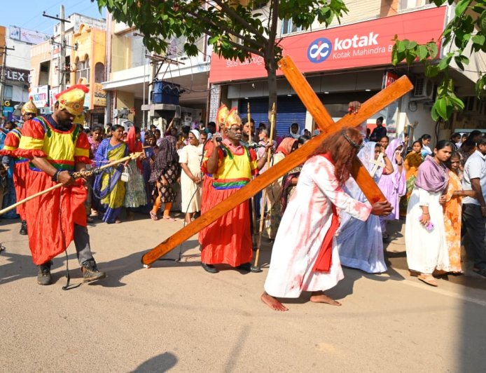 భక్తిశ్రద్ధలతో గుడ్ ఫ్రైడే వేడుకలు రెవరెండ్ ఫాదర్ కస్పారెడ్డి 