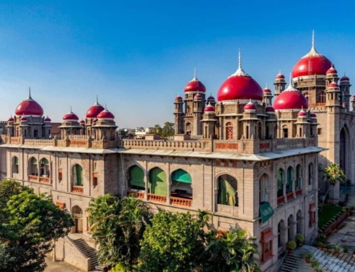 వాళ్ల డబ్బులు వాళ్లకు ఇవ్వడానికి ఎందుకింత నిర్లక్ష్యం