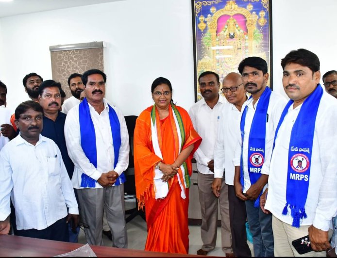 ఎన్నికల్లో ఎస్సీలకు ఇచ్చిన హామీలను అమలు చేయాలి