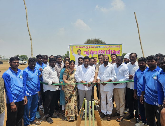 మాలిపురంలో రాష్ట్రస్థాయి క్రికెట్ టోర్నమెంట్ ప్రారంభం