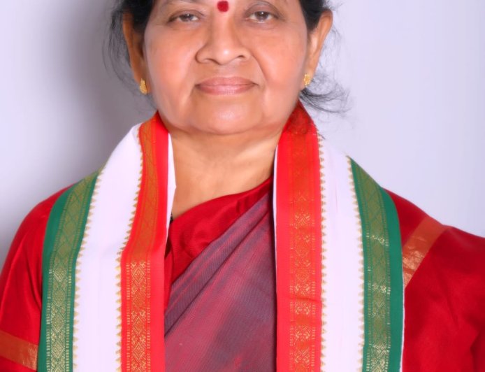 మహిళా బిల్లు ఆమోదం పట్ల  మున్సిపల్ చైర్ పర్సన్ ఎర్నేని కుసుమ వెంకట్ రత్నం బాబు హర్షం వ్యక్తం..