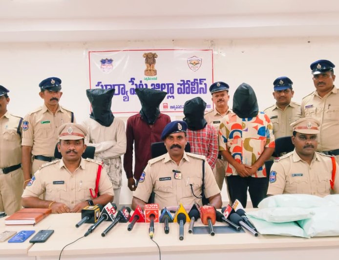 గంజాయి సరఫరా చేస్తున్న నలుగురు వ్యక్తులను అరెస్టు చేసిన ఆత్మకూరు పోలీస్. 