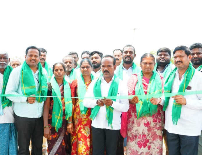 గుండెపూరిలో ఐకెపి  కేంద్రం ప్రారంభం