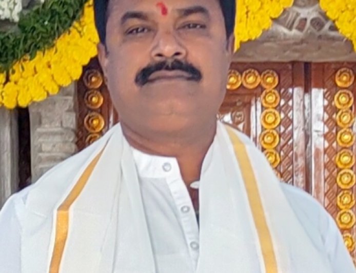 బీచుపల్లి శ్రీ ఆంజనేయ స్వామి దేవాలయం ఇన్చార్జి ఈవోగా పురందర కుమార్ 