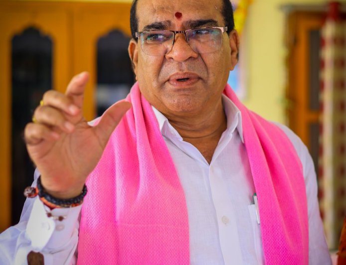 శంకర్ గౌడ్ ది ఆత్మహత్య కాదు.. సర్కార్ చేసిన హత్యే!