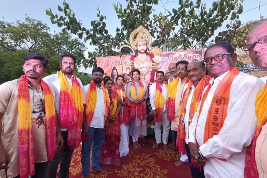 హనుమాన్ శోభయాత్రలో డీకే సిగ్నదా రెడ్డి.