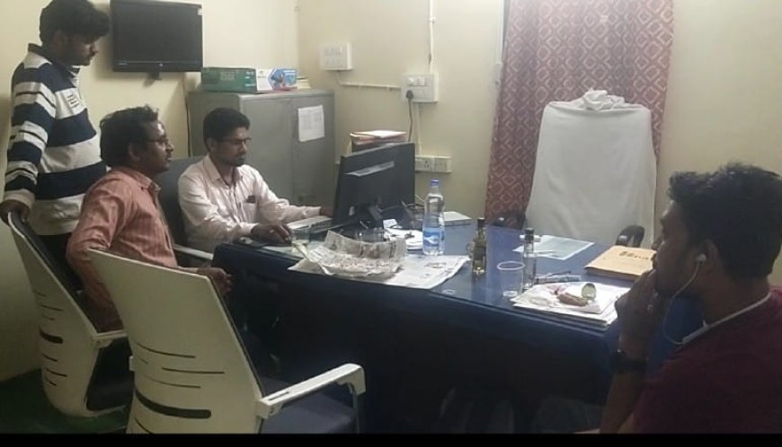 రైతు సేవ  కార్యాలయంలో మందు బాబుల జోరు