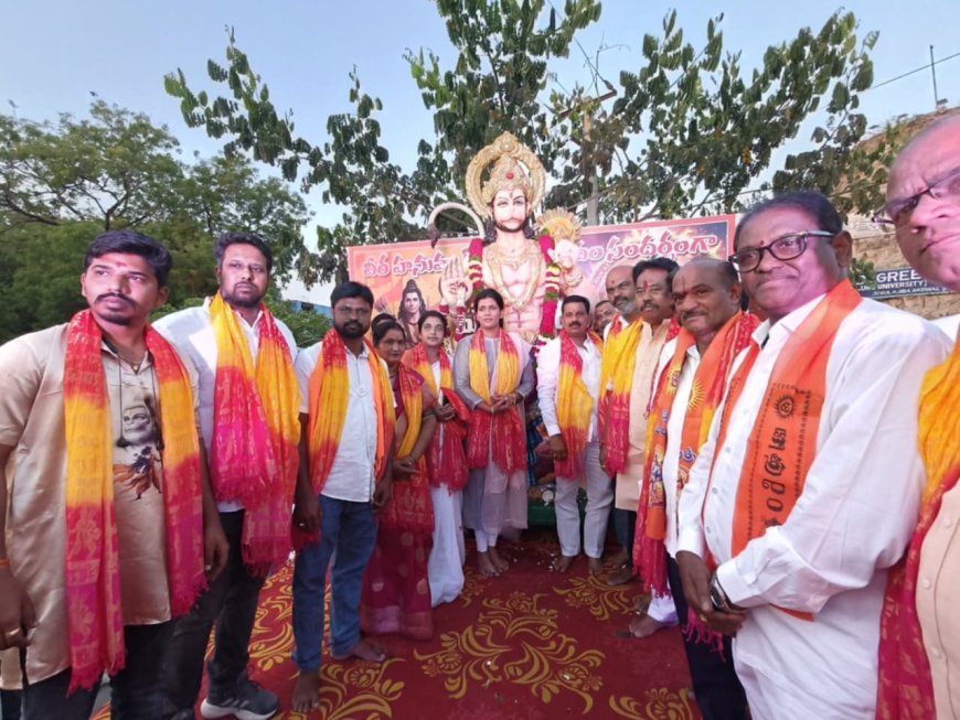 హనుమాన్ శోభయాత్రలో డీకే సిగ్నదా రెడ్డి.