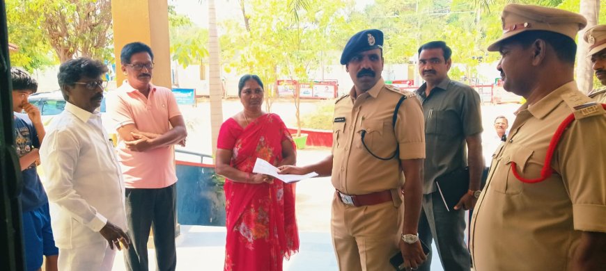 సూర్యాపేట పట్టణ పోలీస్ స్టేషన్ ను ఆకస్మిక తనిఖీ చేసి జిల్లా ఎస్పి నరసింహ