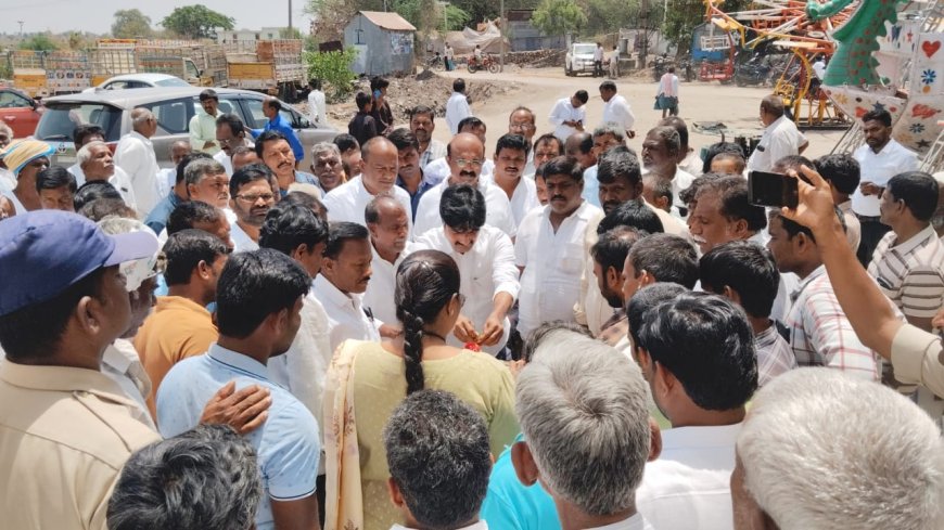 పప్పు శనగ కొనుగోలు కేంద్రాన్ని ప్రారంభించిన:-   * అలంపూర్ నియోజకవర్గ శాసనసభ్యులు శ్రీ విజయుడు