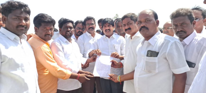 గురుకుల పాఠశాలను అయిజలోనే కొనసాగించాలని