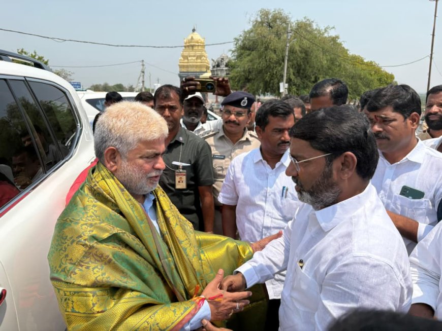 బీచుపల్లి ఆంజనేయ స్వామి దేవస్థానానికి స్పీకర్ గడ్డం ప్రసాద్ రాక..!
