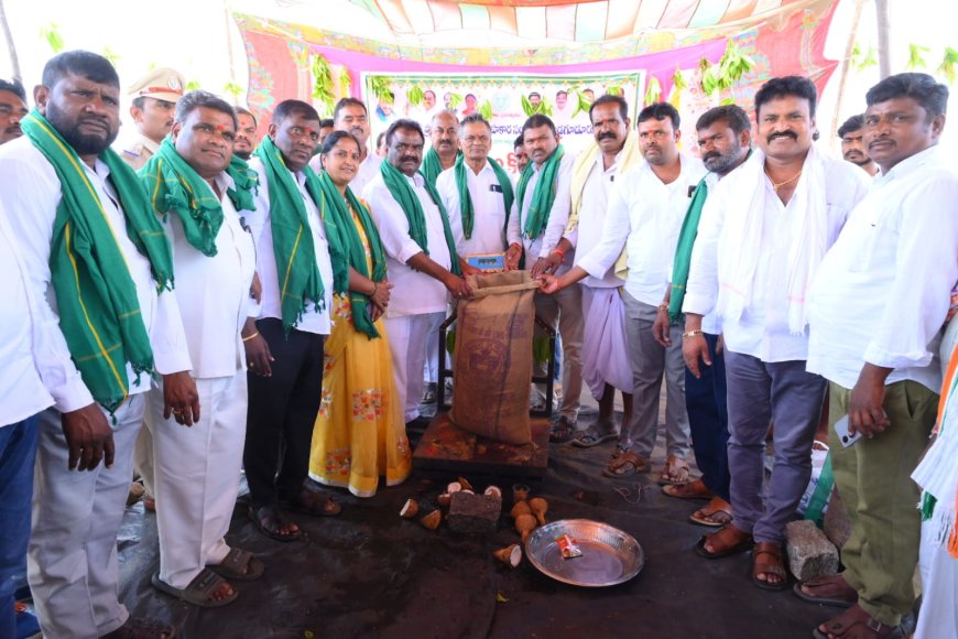 చిర్రగూడూర్ గ్రామంలో ఐకెపి సెంటర్ ను ప్రారంభించిన ఎమ్మెల్యే  