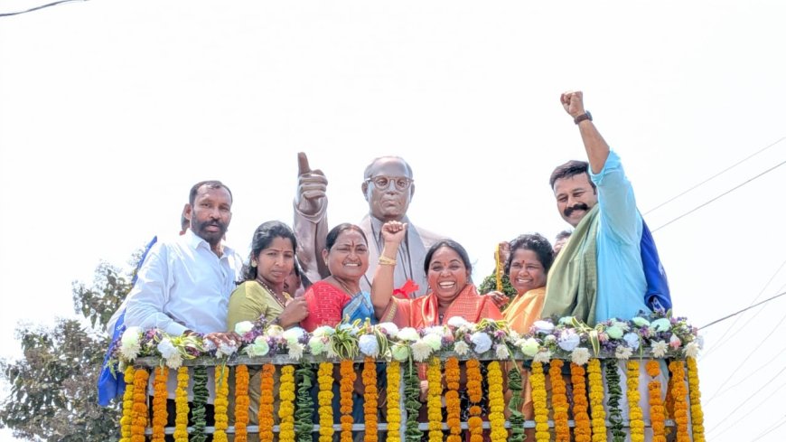 అంబేద్కర్ విగ్రహాన్ని ఆవిష్కరించిన రాంరెడ్డి సర్వోత్తమ్ రెడ్డి, మొరిశెట్టి నివేదిత లక్షాది.