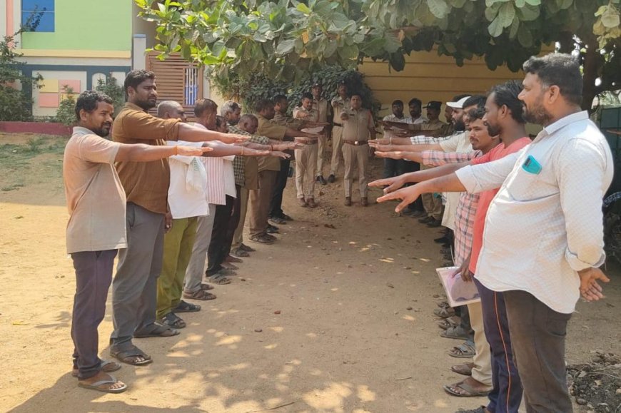 స్కూల్ డ్రైవర్లకు రహదారి భద్రత పై అవగాహన కార్యక్రమం