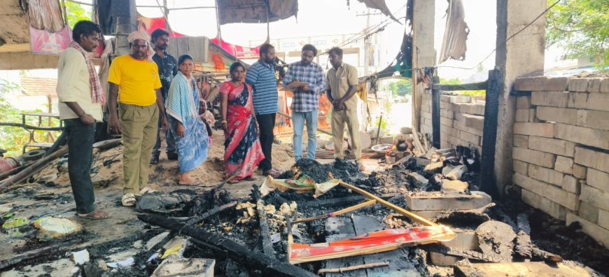 షార్ట్ సర్క్యూట్ తో  ఇల్లు దగ్ధం