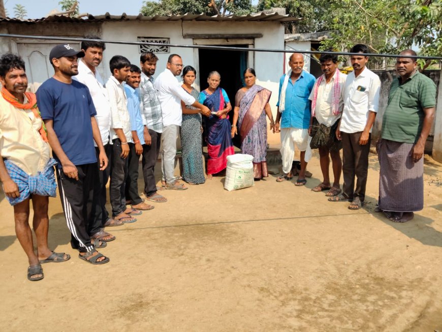 ఒంటరి వృద్ధురాలకు అండగా నిలబడ్డ గ్రామ సర్పంచ్