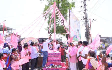 ప్రపంచ కార్మిక దినోత్సవం సందర్భంగా బి ఆర్ టి యు ఆధ్వర్యంలో మేడే జెండా ఆవిష్కరణ