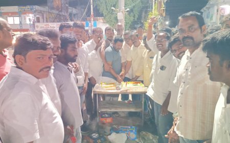 **నేలకొండపల్లిలో కాంగ్రెస్ పార్టీ నాయకులు సంబరాలు*