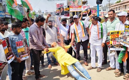 విద్యార్థుల భవిష్యత్తుతో బీజేపీ ప్రభుత్వం ఆటలాడుతోంది