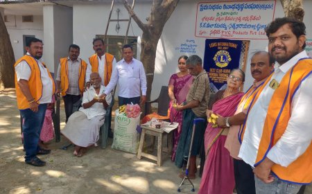 లయన్స్ క్లబ్ ఆధ్వర్యంలో అనాధ వృద్ధులకు నిత్యవసరాల సరుకుల పంపిణీ