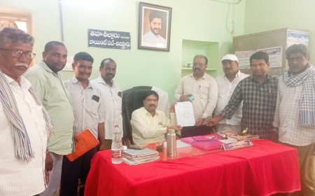 అంబేద్కర్ విగ్రహం ఏర్పాటుకై స్థలం కేటాయించాలి