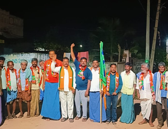 మామిడాల లో బిజెపి శ్రేణుల సంబరాలు
