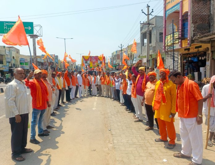 ఘనంగా హనుమంతుని శోభాయాత్ర